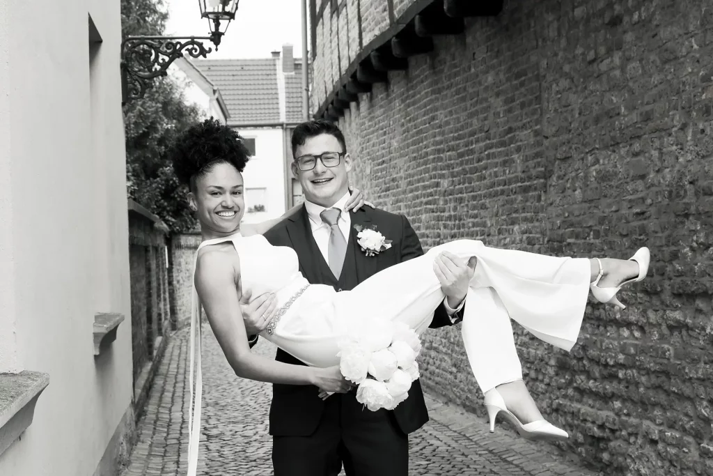 braeutigam-traegt-braut braeutigam-traegt-braut