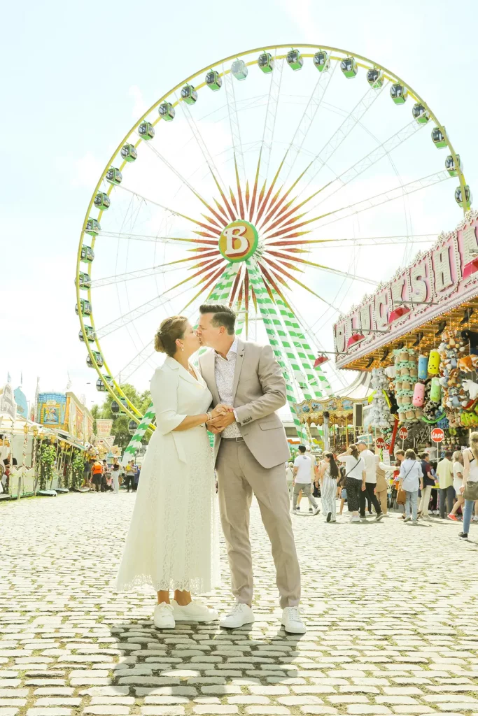 rheinkirmes-mit-brautpaar rheinkirmes mit brautpaar